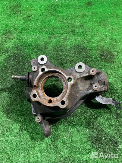 Кулак поворотный правый Bmw X1 E84 N52B30AE 2010