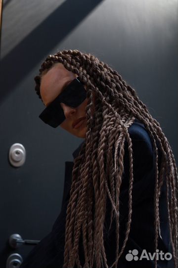 Косы с канекалоном, афрокудри, афрокосы