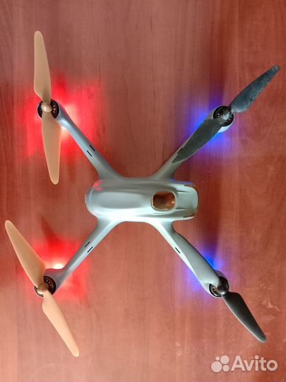 Квадрокоптер hubsan h501m