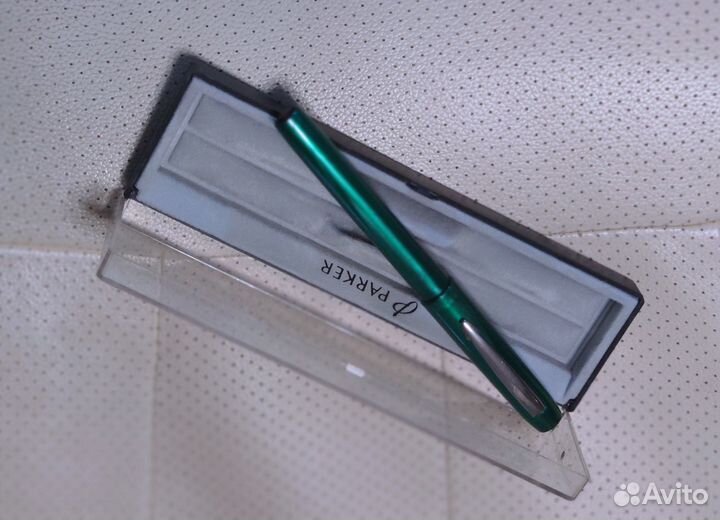 Ручка Parker Reflex F23 перьевая