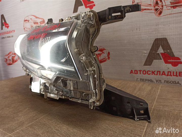 Фара правая Toyota Land Cruiser Prado 150 с 2017