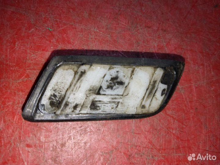 Молдинг крыла задний левый Audi 100 седан 2.5 AAT