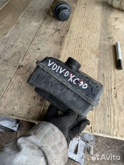 Бачок гура Volvo xc90