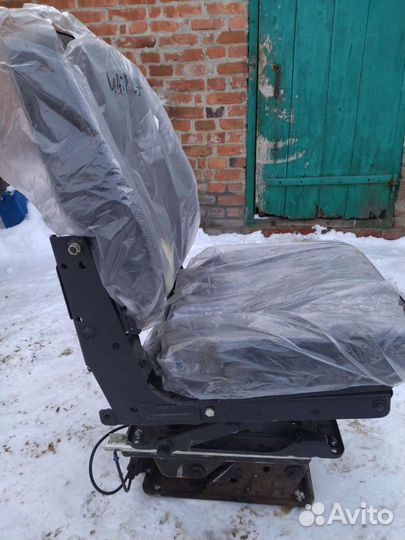 Сиденье на пневмоподвеске