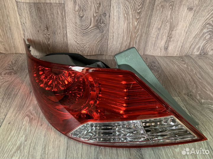 Фонарь задний левый Hyundai Solaris