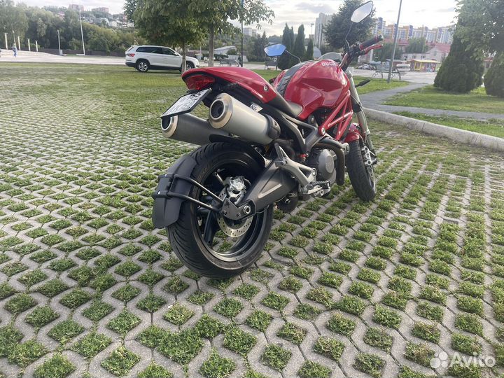 Ducati 696