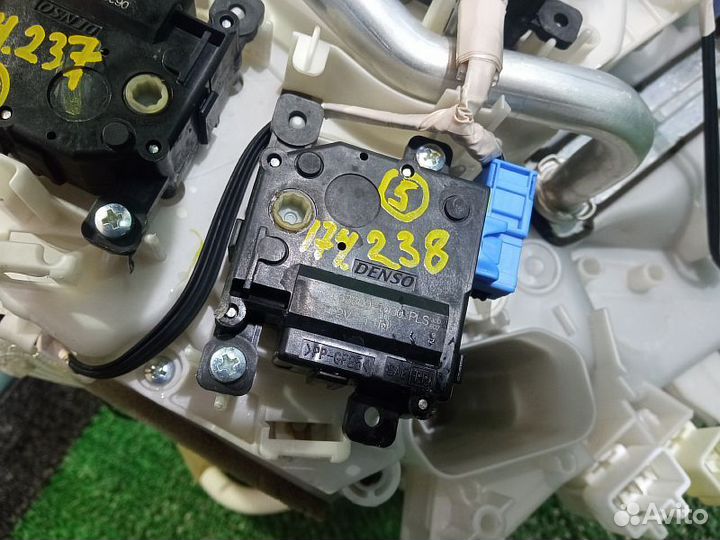 Сервопривод отопителя Lexus LX570