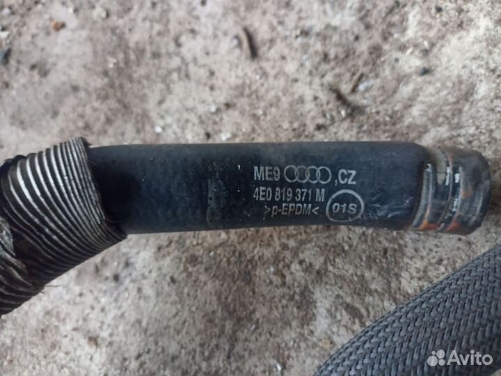 Патрубок системы охлаждения Audi A8 D3