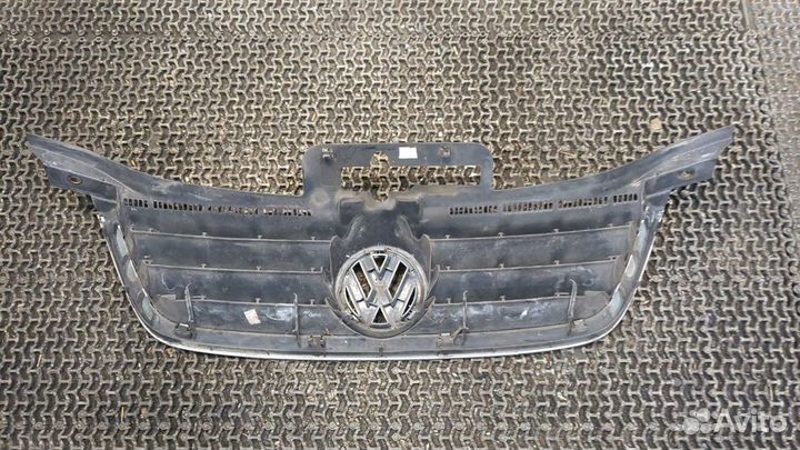 Решетка радиатора Volkswagen Touran, 2005