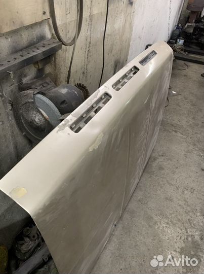 Капот на nissan terrano d21