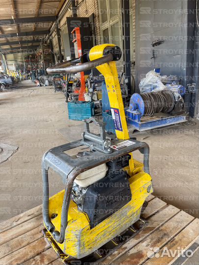 Бензиновая реверсивная виброплита 140 кг Wacker
