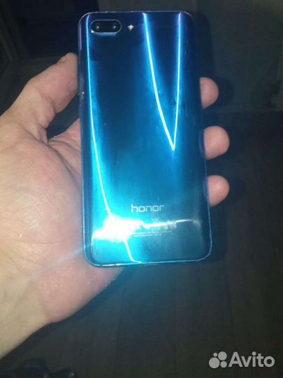 Телефон Honor 10