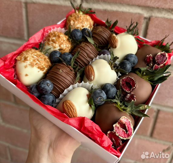 Клубника в шоколаде, подарок девушке