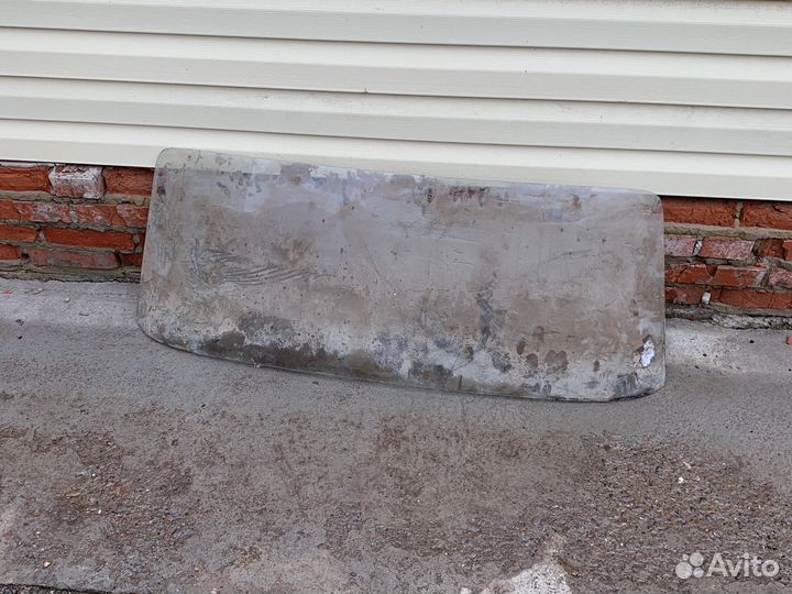 Стекло от автомобиля