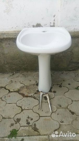 Раковина керамическая с пьедесталом