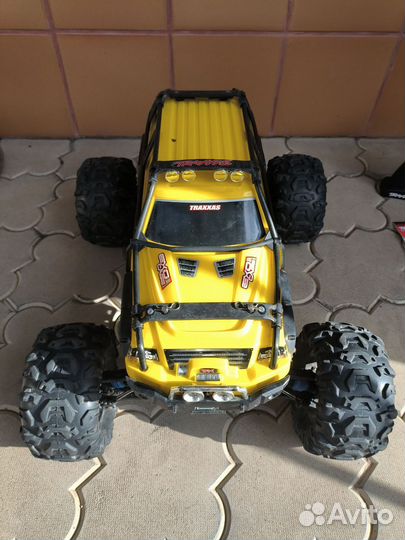 Радиоуправляемая модель Traxxas summit 1/10