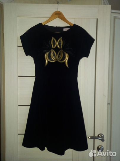 Платье бархатное женское 42-44 бу