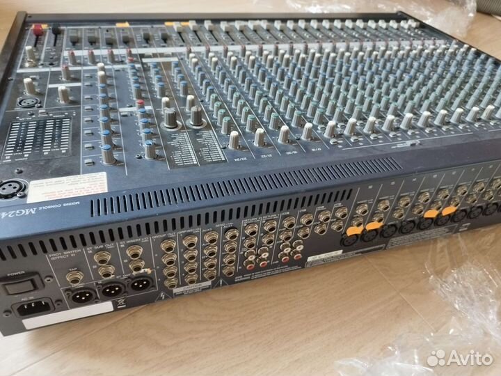 Микшерный пульт yamaha MG 24/14fx