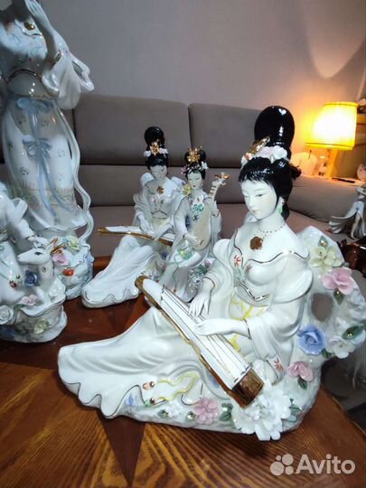 Фарфоровая статуэтка гейша