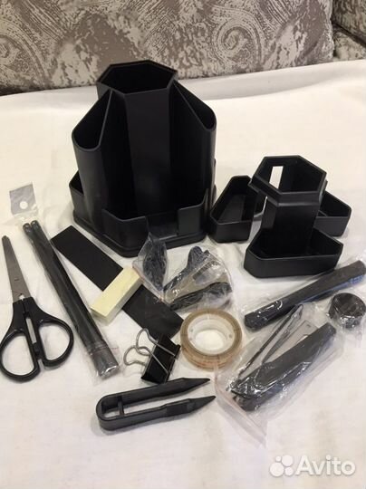 Органайзер с канцелярскими принадлежностями