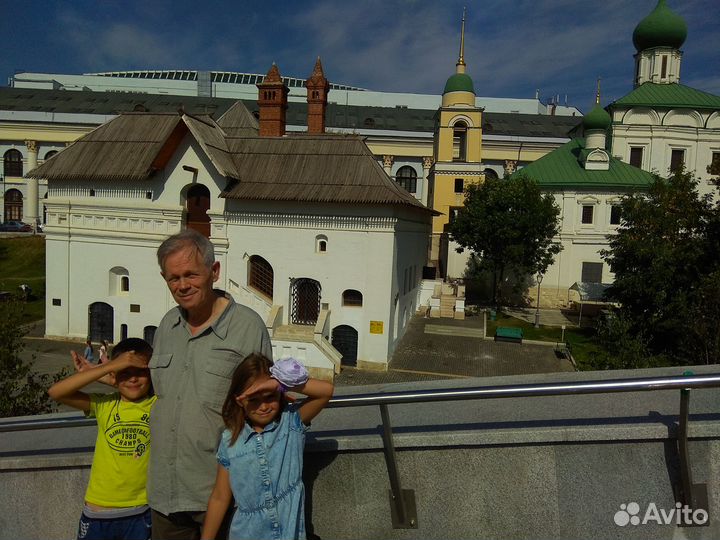 Кино-теле-сценаристом