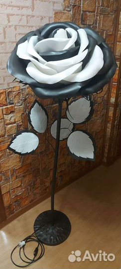 Роза из изолона. Светильник