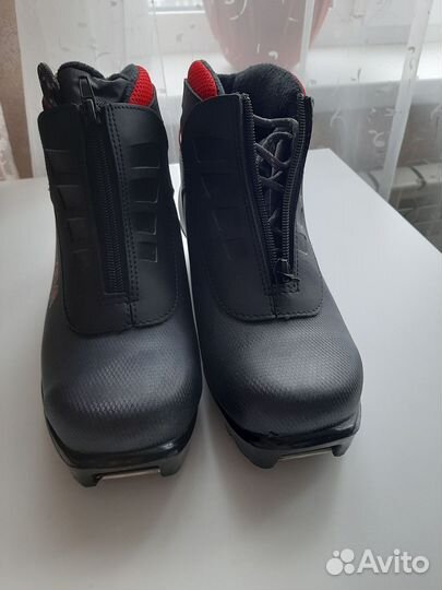 Ботинки лыжные