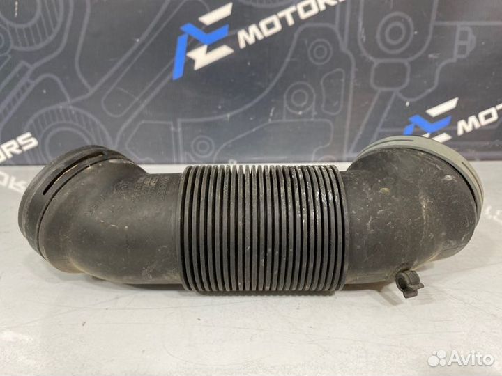 Патрубок воздушного фильтра Volkswagen Passat