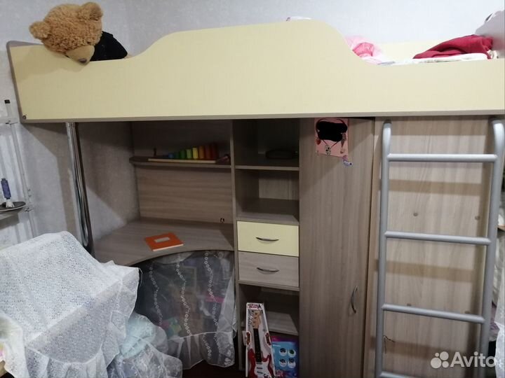 Шкаф стенка с кроватью и столом