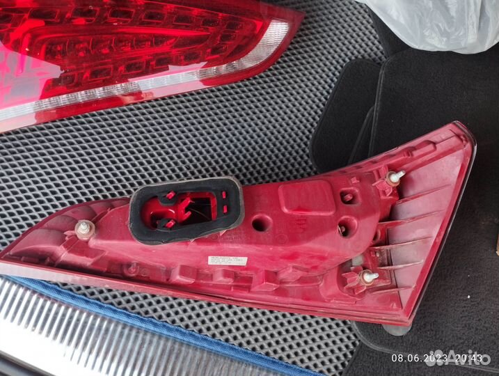 Фонари задние 8R0945093A, 8R0945094A audi Q5 2010