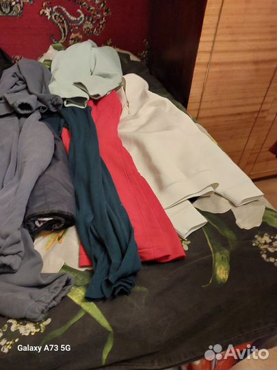 Женские вещи для занятия спортом и дома