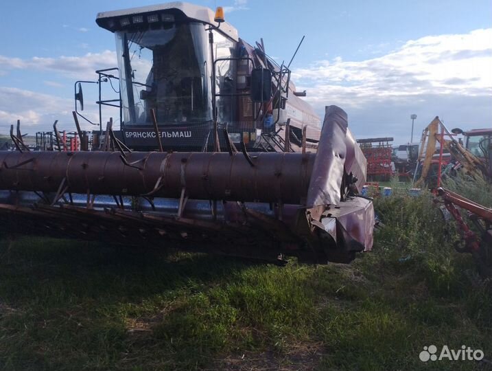 Комбайн Брянсксельмаш КЗС-812, 2010