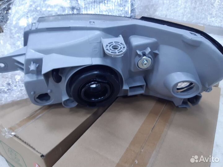 Фара правая на hyundai accent