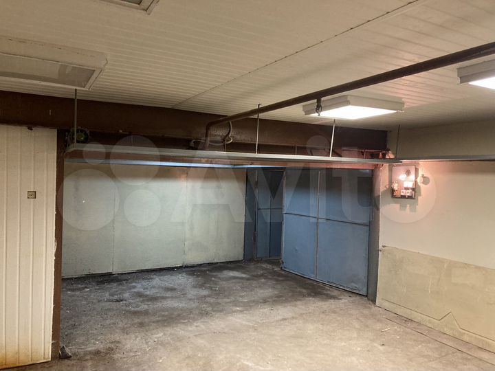 Гараж, > 30 м²