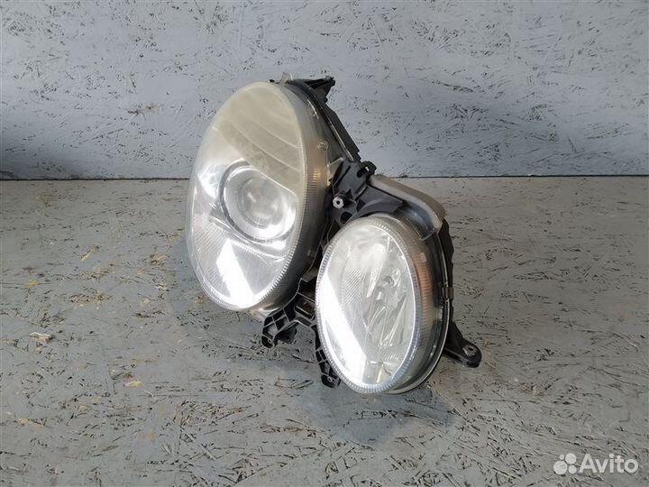 Фара передняя правая Mercedes E-Class W211