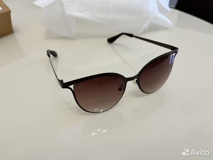 Солнцезащитные очки Banana Republic