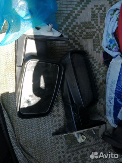 Автомобильное зеркало заднего вида