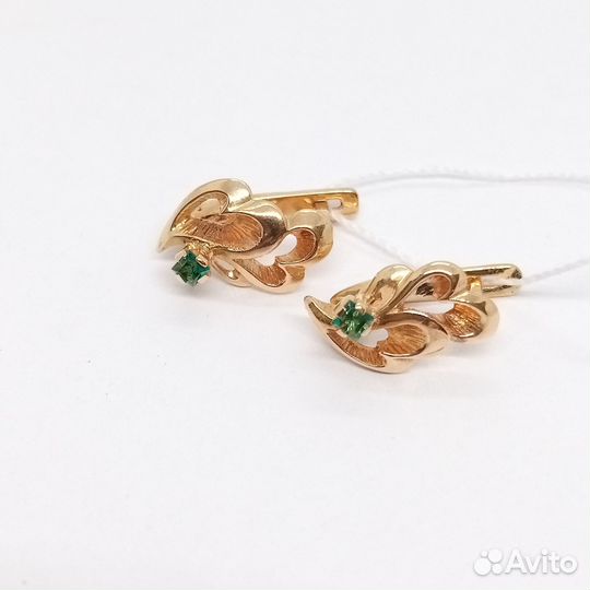 Серьги с синтетическим камнем Золото