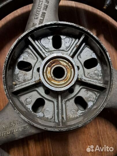Колесный диск колесо suzuki GSF250 серый