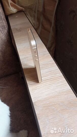 Телефон iPhone se 2016