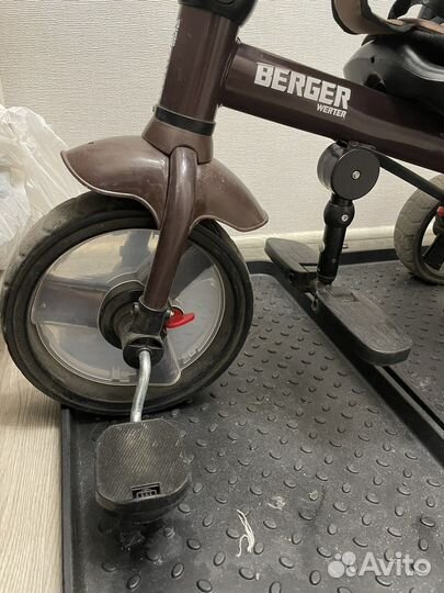 Велосипед трехколесный с ручкой Berger