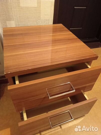 Тумба прикроватная