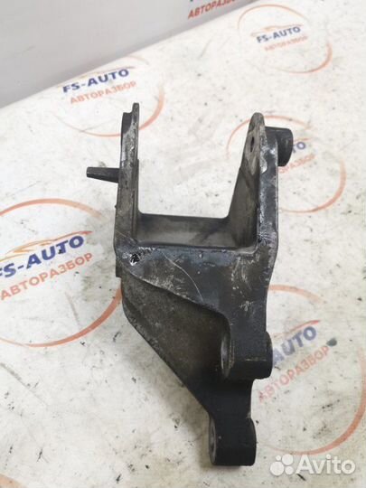 Кронштейн двигателя Chevrolet Cruz седан 1.6 F16D4