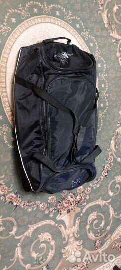 Хоккейная сумка на колёсах