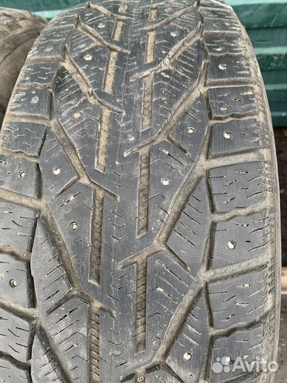 Kormoran SUV Stud 215/65 R16 102T