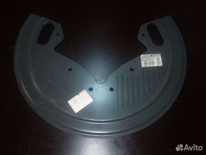 Пыльник тормозного диска Mersedes a