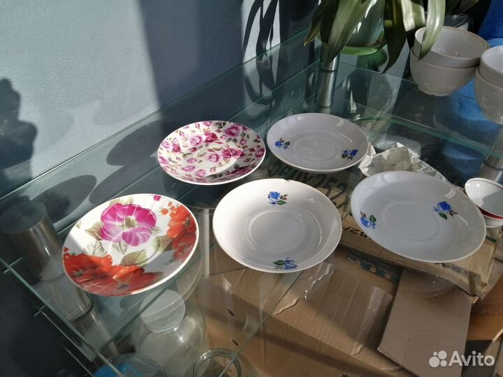 Посуда фарфоровая. Чашки, блюдца, тарелки