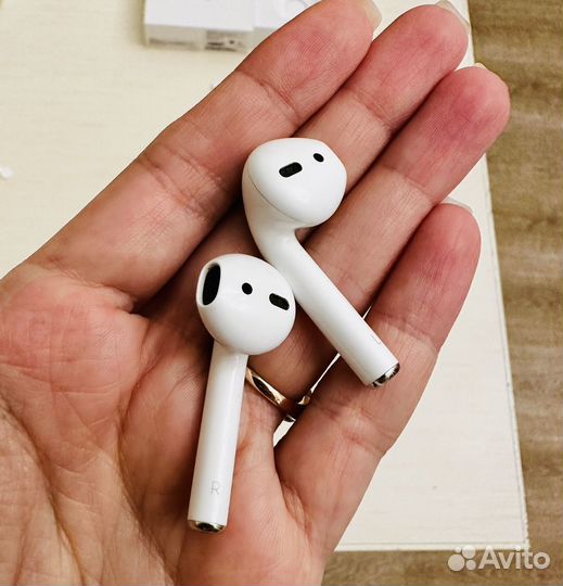 Apple airpods 1го поколения