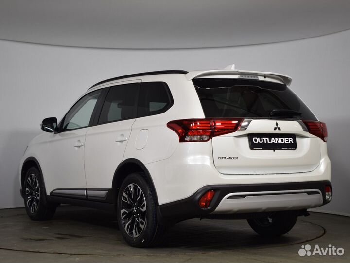 Mitsubishi Outlander 2.0 CVT, 2022