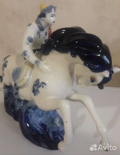 Статуэтка Иван-Царевич с Жар-Птицей